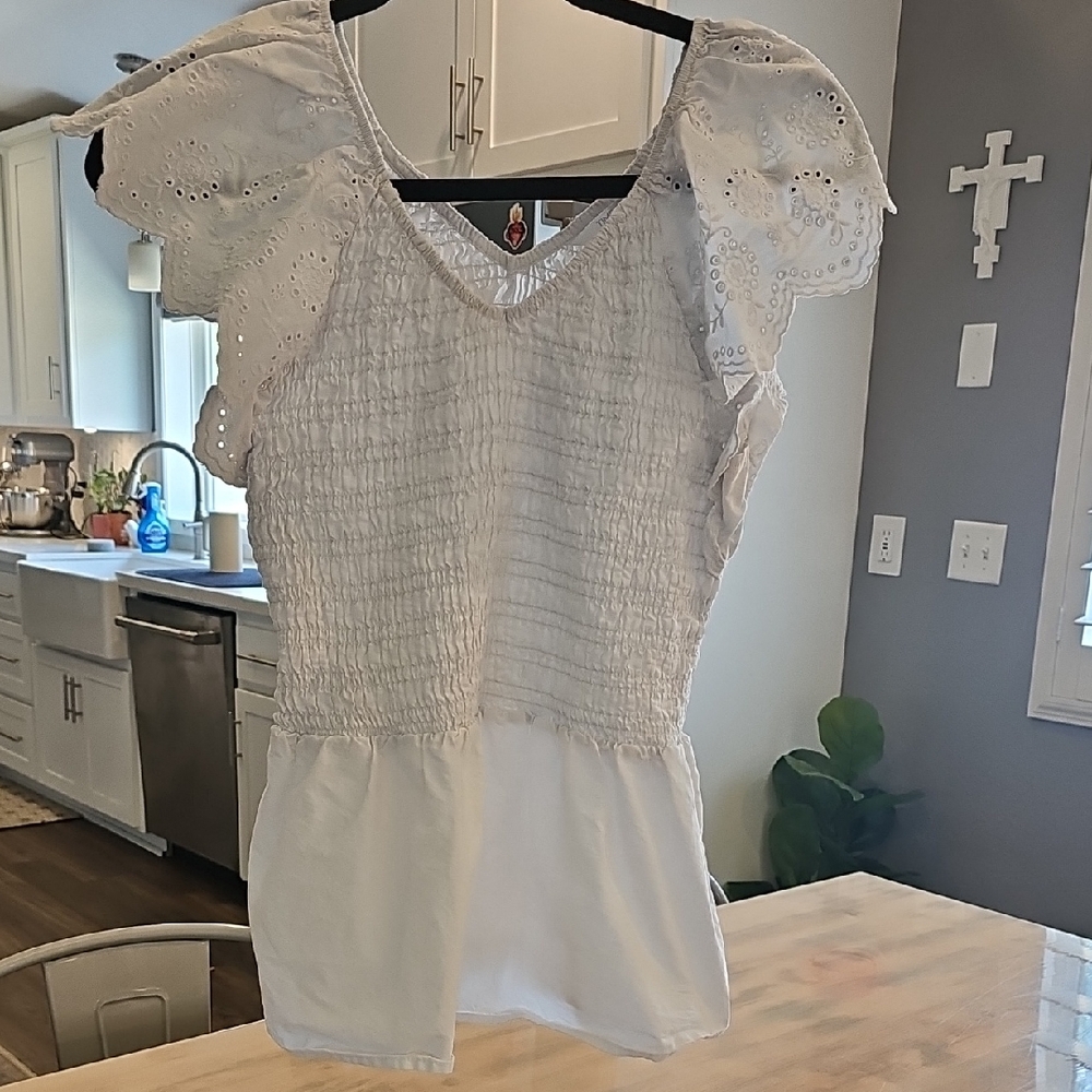 Time and Tru White Eyelet Puff Sleeve Blouse